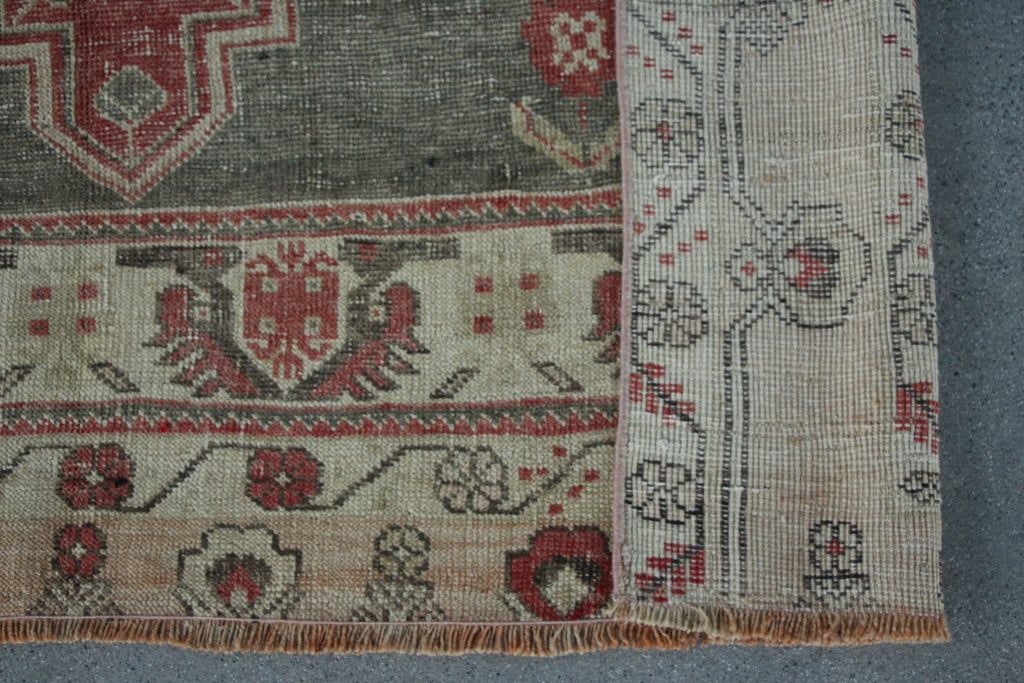 XL Vintage Turkish Accent Area Rug 5.4 x 9.5 ft
