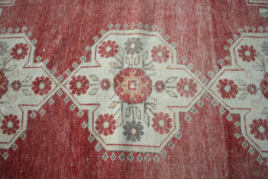 XL Vintage Turkish Accent Area Rug 5.4 x 9.5 ft