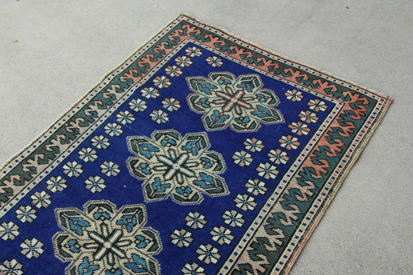 Vintage Turkish Accent Area rug 2.9 x 6.2 ft