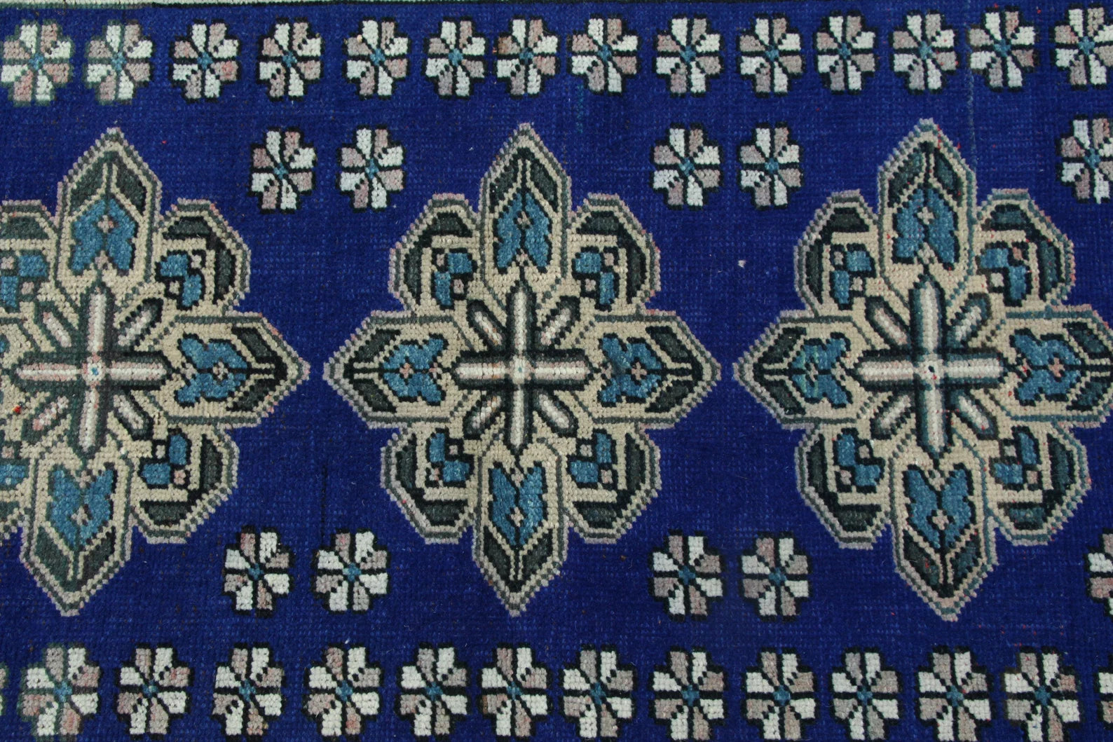 Vintage Turkish Accent Area rug 2.9 x 6.2 ft