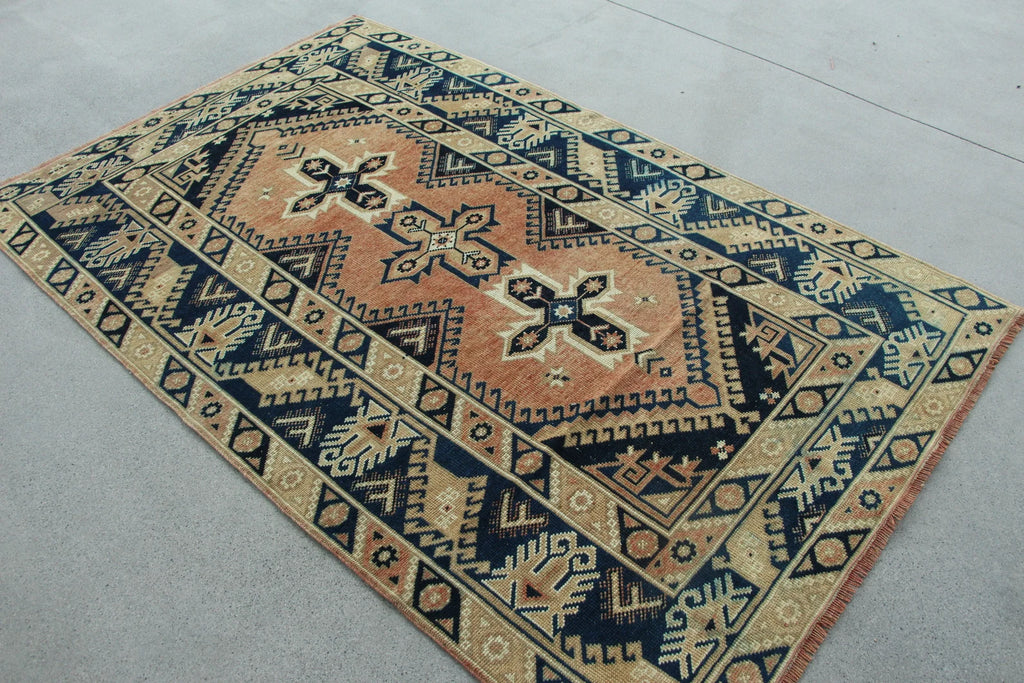 Vintage Turkish Accent Area rug 4.1 x 6.4 ft
