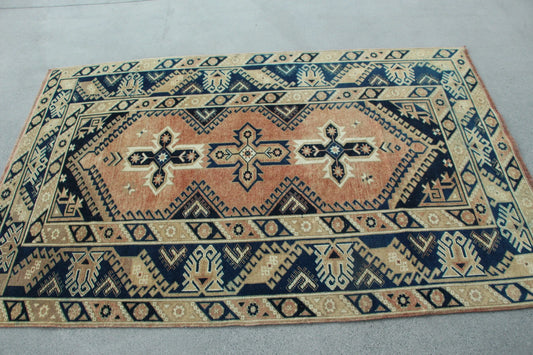 Vintage Turkish Accent Area rug 4.1 x 6.4 ft