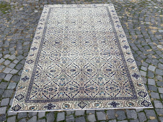 Vintage Turkish Accent Area rug 5.7 x 8.9 ft