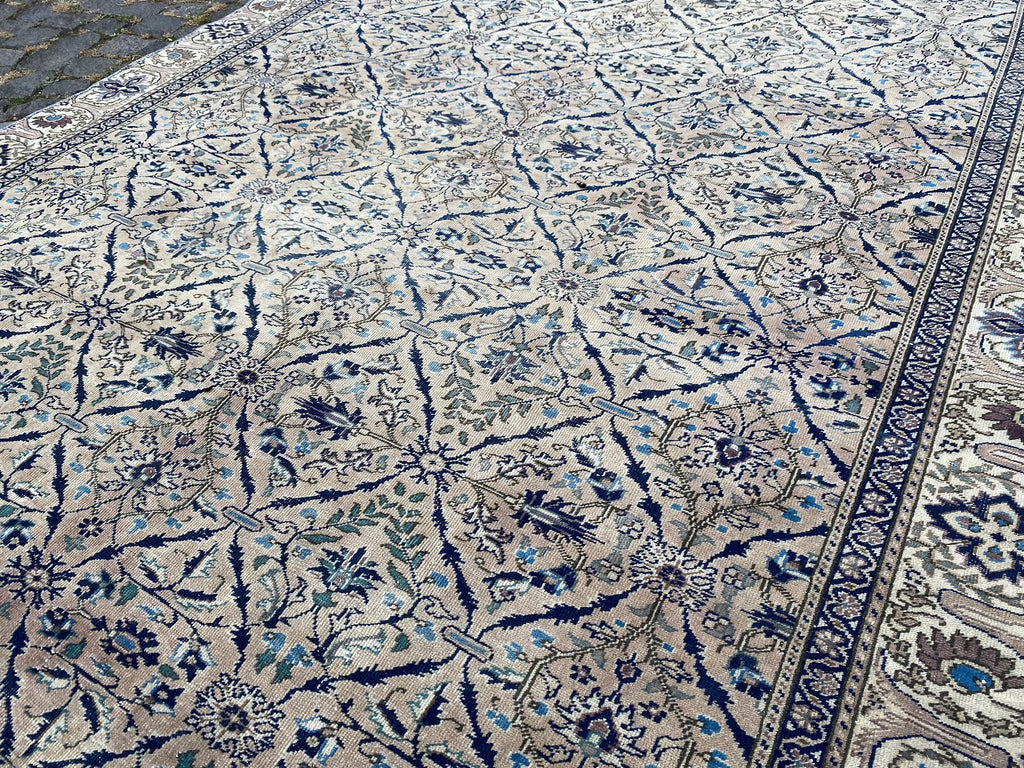 Vintage Turkish Accent Area rug 5.7 x 8.9 ft