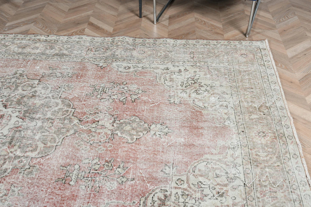 XL Vintage Turkish Accent Area Rug 6.2 x 9.7 ft
