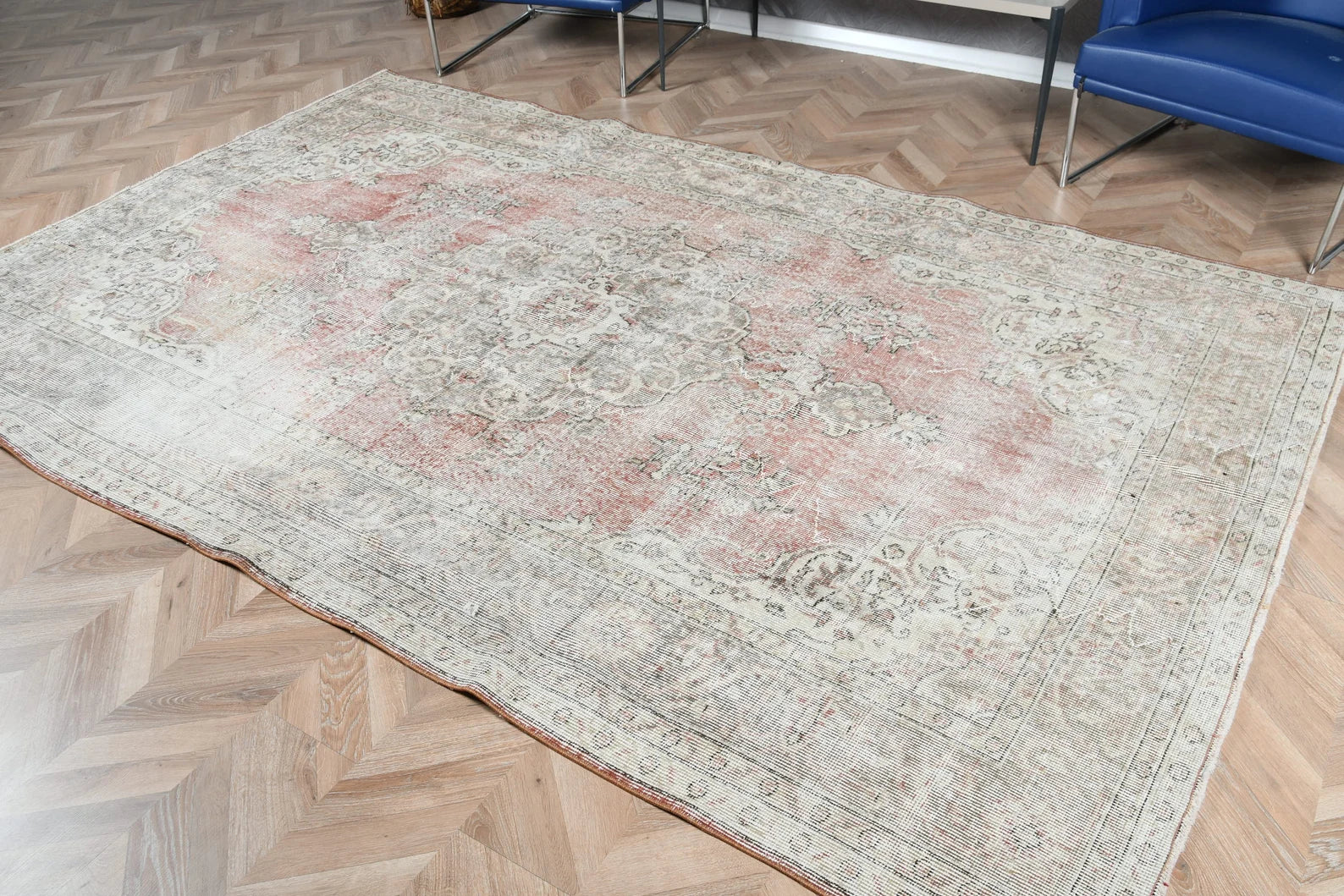 XL Vintage Turkish Accent Area Rug 6.2 x 9.7 ft