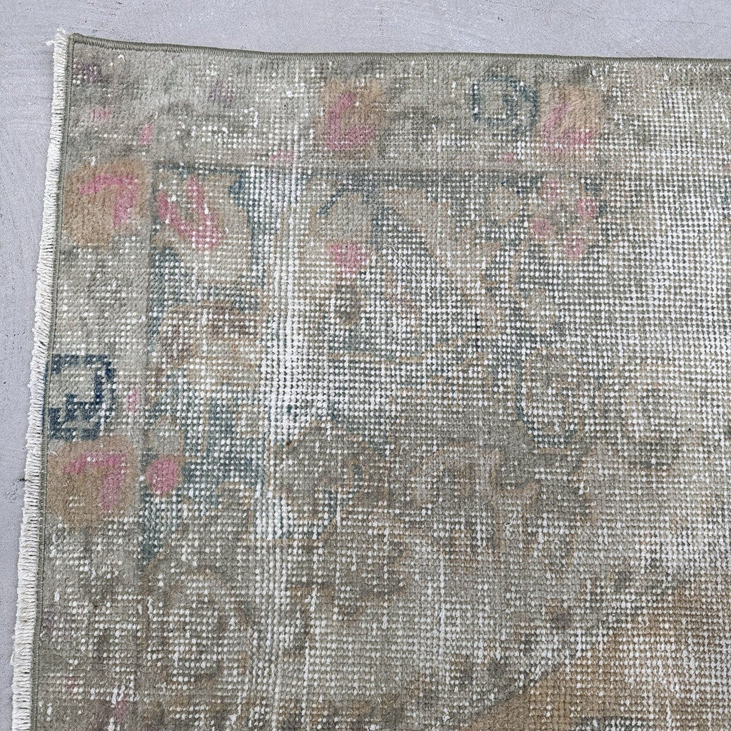 Vintage Turkish Accent Area rug 4.1 x 6.6 ft