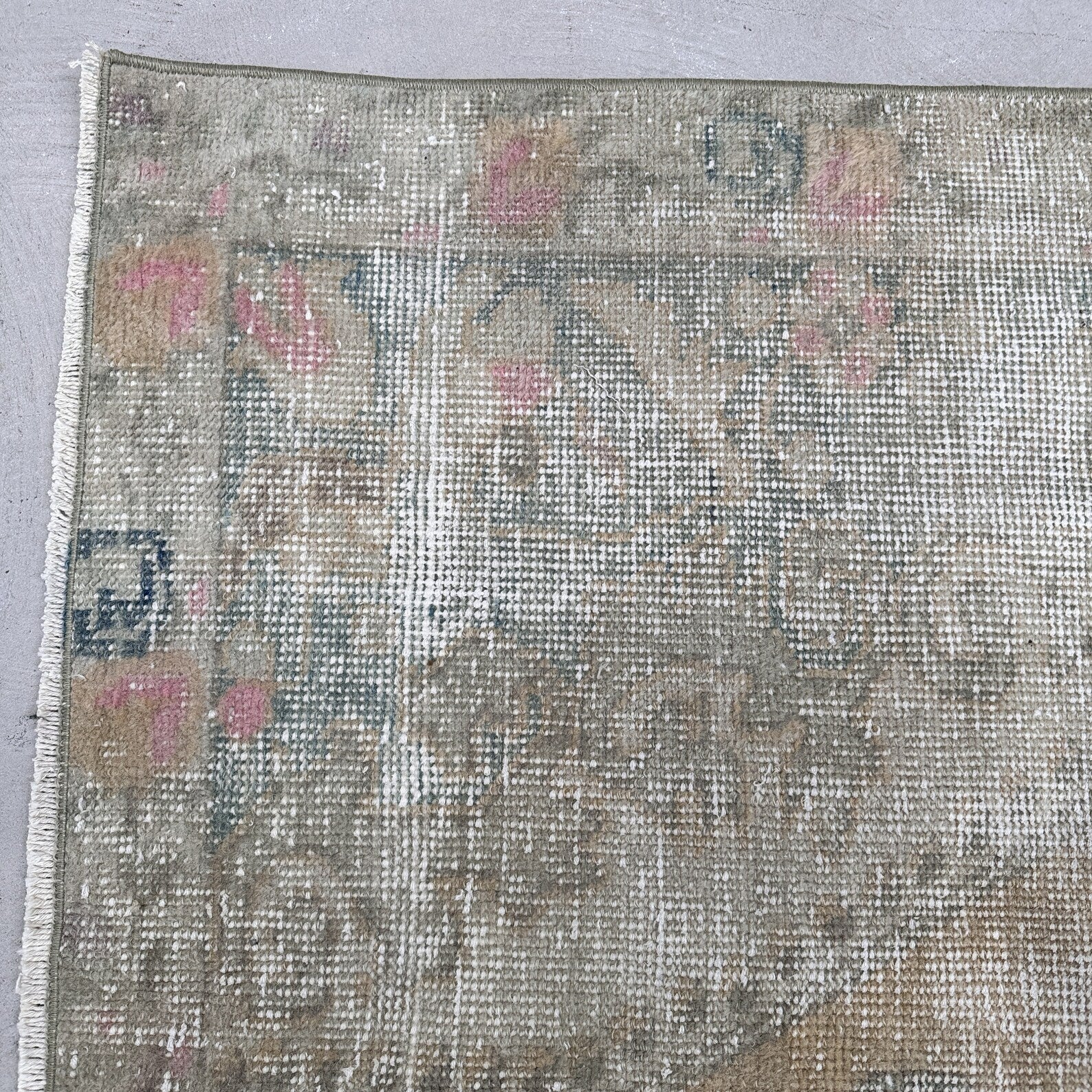 Vintage Turkish Accent Area rug 4.1 x 6.6 ft
