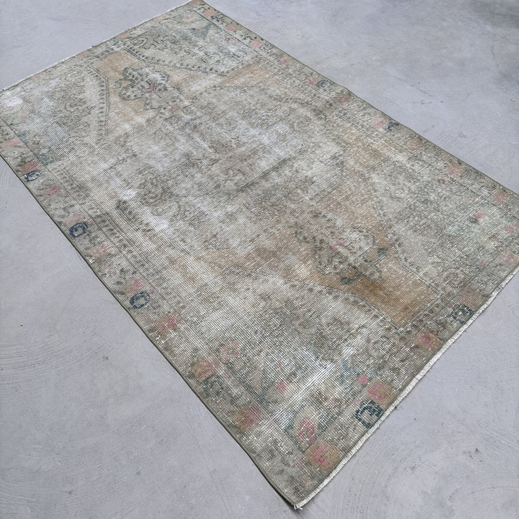 Vintage Turkish Accent Area rug 4.1 x 6.6 ft