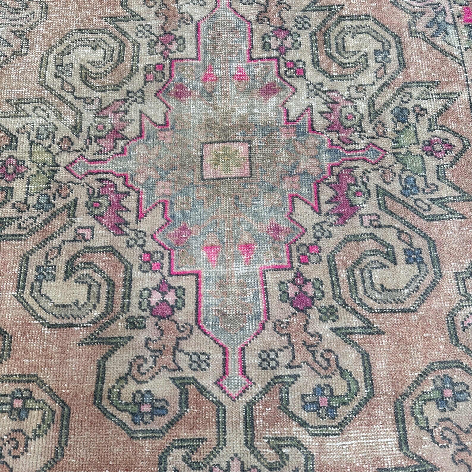 Vintage Turkish Accent Area rug 4.6 x 6.9 ft