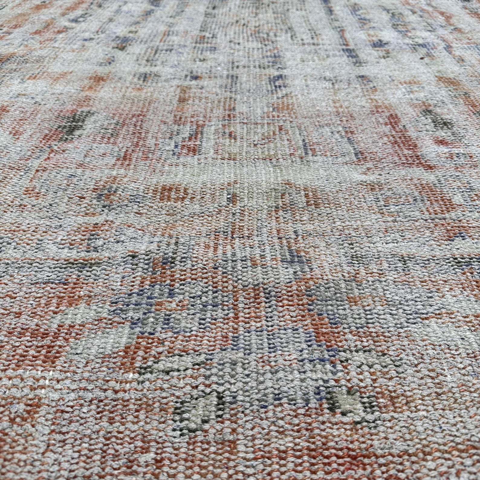 XL Vintage Turkish Accent Area Rug 5.6 x 9 ft