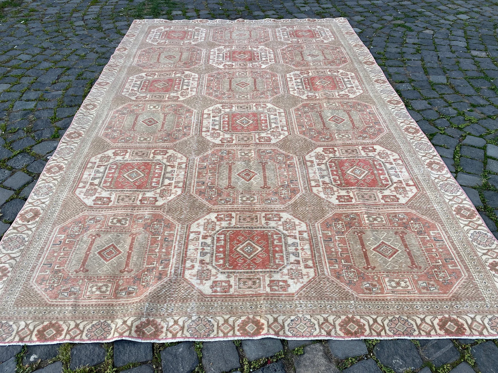 XL Vintage Turkish Accent Area Rug 5.9 x 8.8 ft