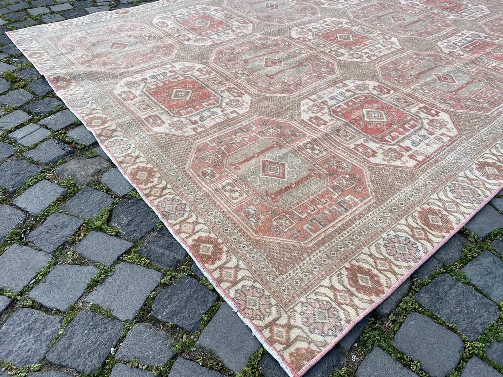 XL Vintage Turkish Accent Area Rug 5.9 x 8.8 ft