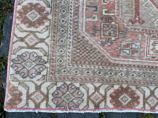 XL Vintage Turkish Accent Area Rug 5.9 x 8.8 ft