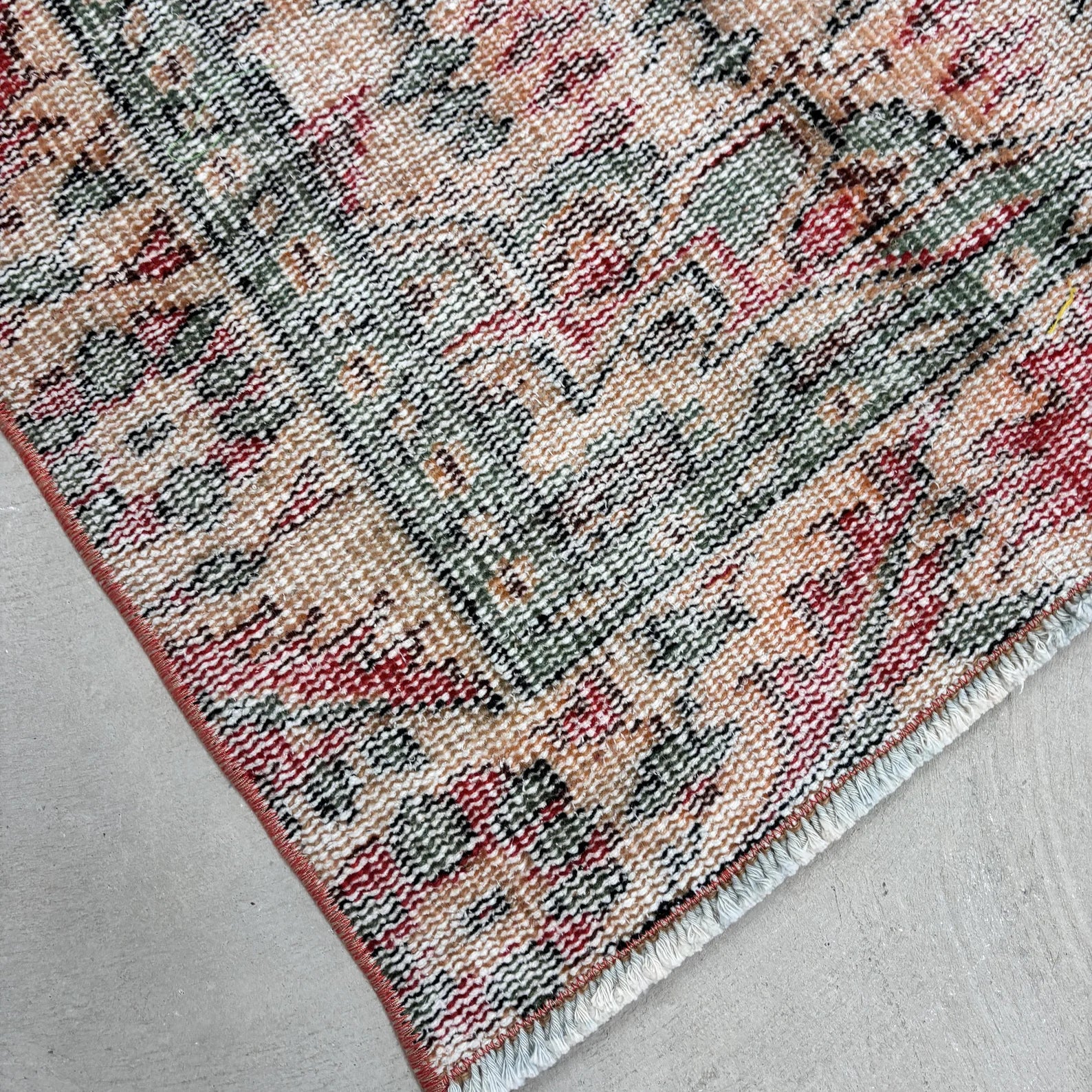 XL Vintage Turkish Accent Area Rug 5.4 x 8.8 ft