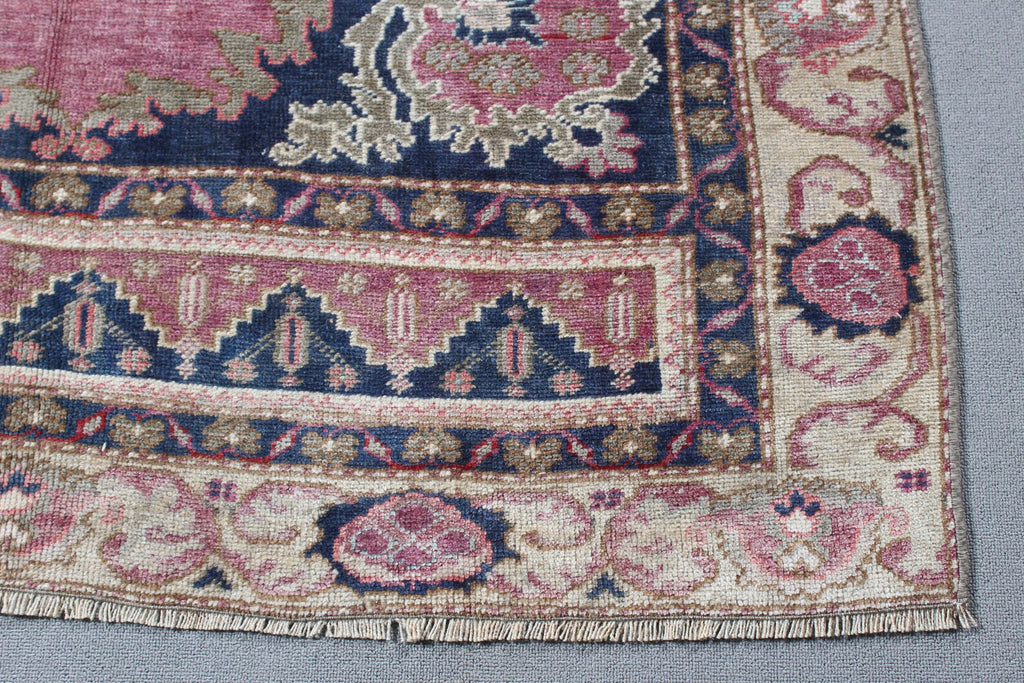 Vintage Turkish Accent Area rug 4.6 x 8.8 ft