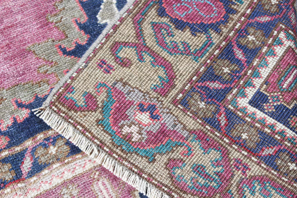 Vintage Turkish Accent Area rug 4.6 x 8.8 ft