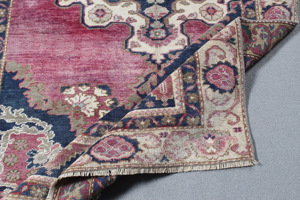 Vintage Turkish Accent Area rug 4.6 x 8.8 ft