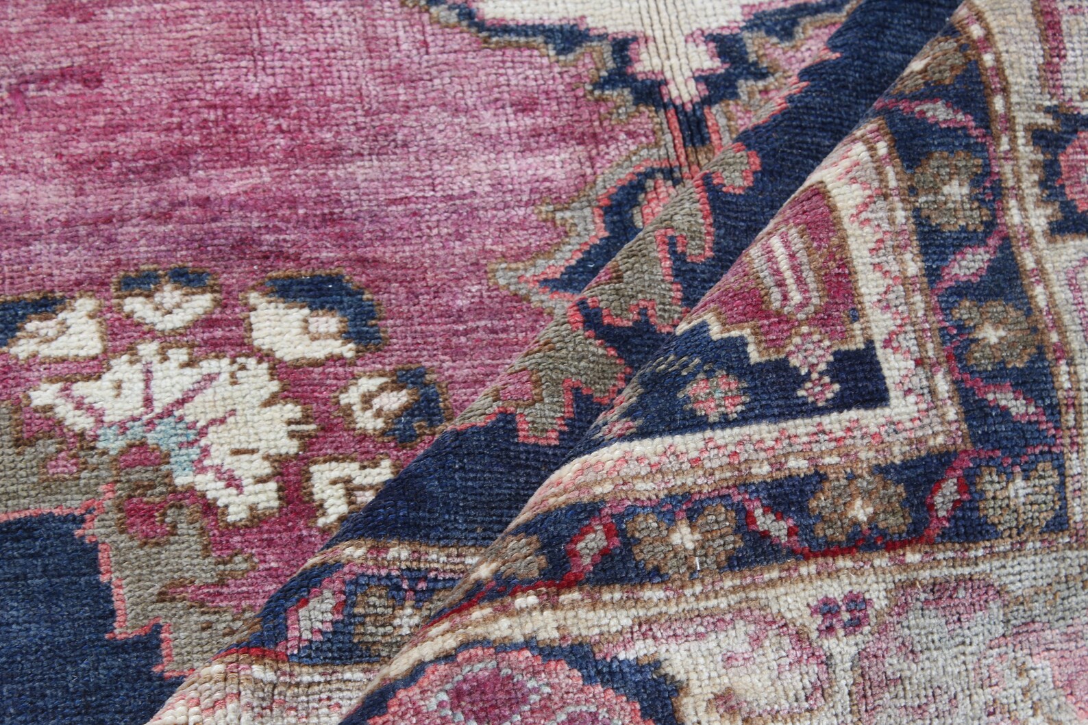 Vintage Turkish Accent Area rug 4.6 x 8.8 ft