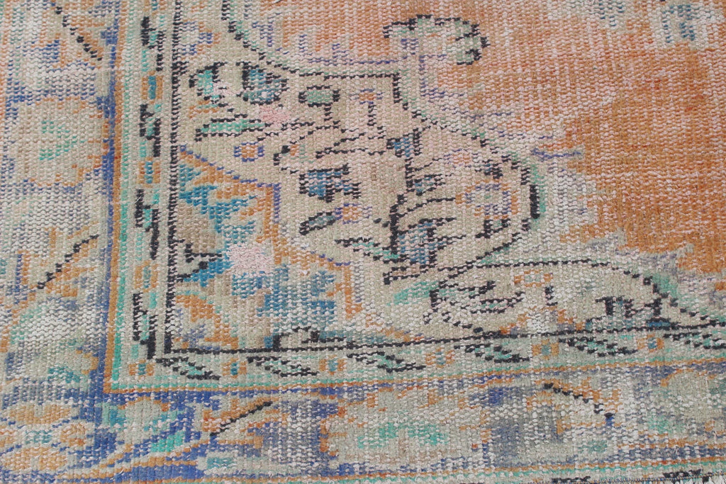 XL Vintage Turkish Accent Area Rug 5.7 x 8.8 ft
