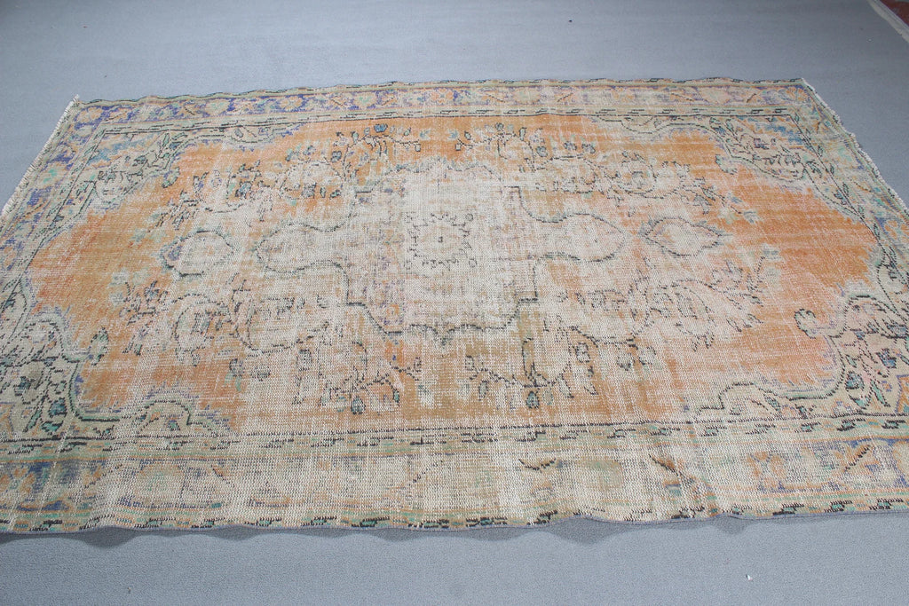 XL Vintage Turkish Accent Area Rug 5.7 x 8.8 ft