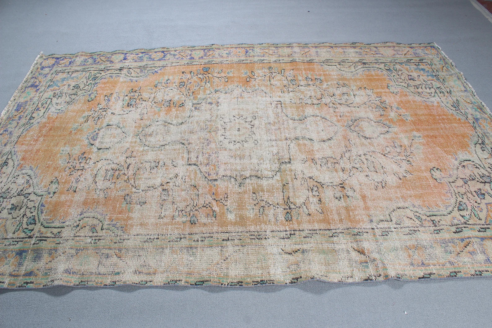 XL Vintage Turkish Accent Area Rug 5.7 x 8.8 ft