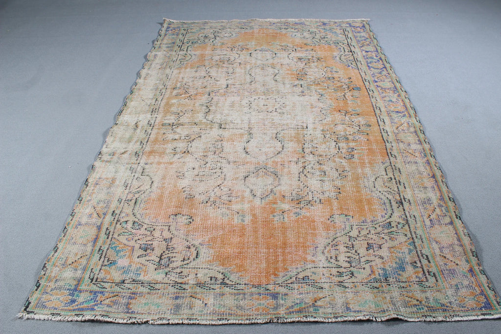XL Vintage Turkish Accent Area Rug 5.7 x 8.8 ft