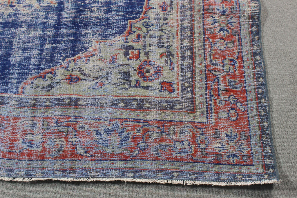 XL Vintage Turkish Accent Area Rug 6.3 x 9.1 ft