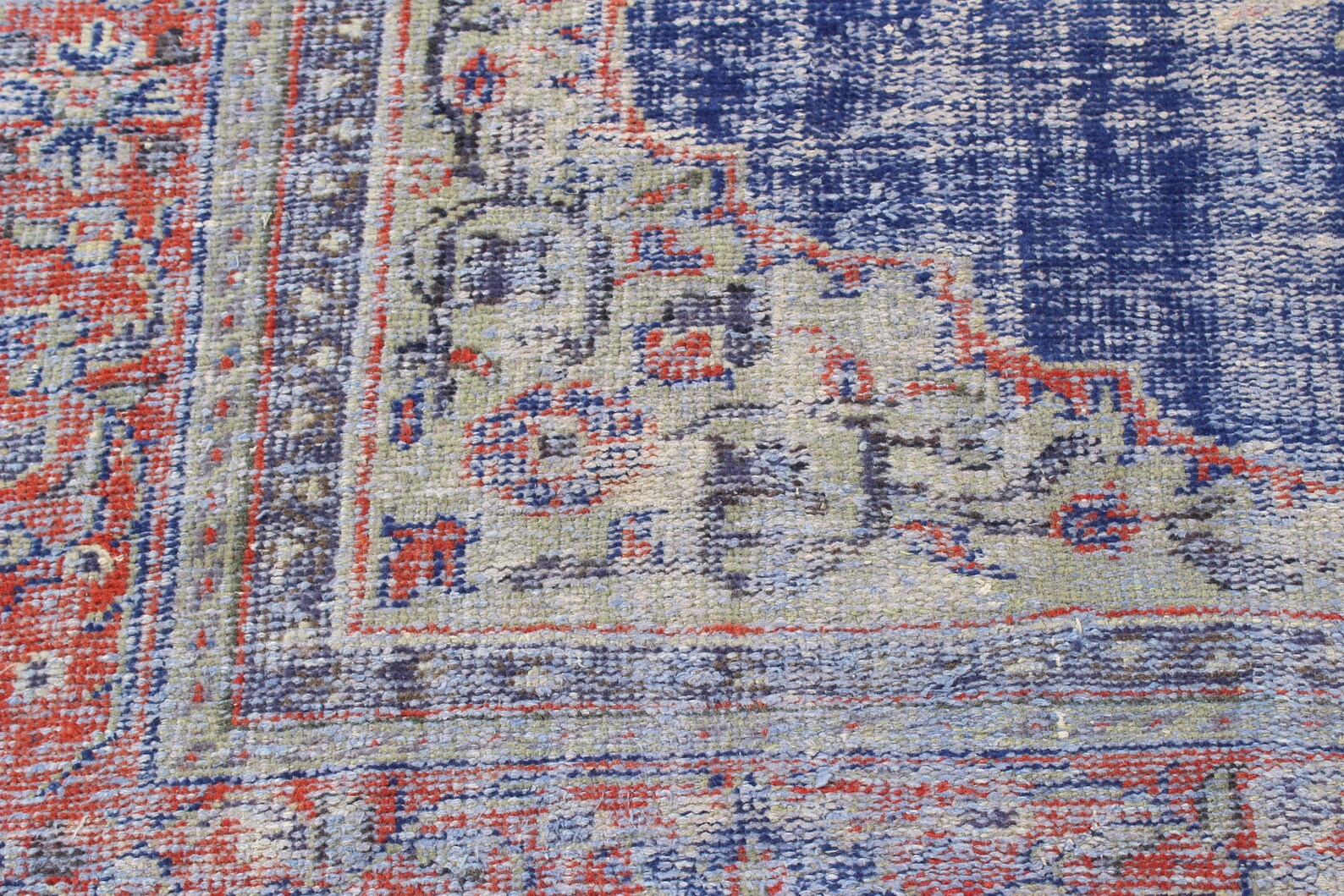 XL Vintage Turkish Accent Area Rug 6.3 x 9.1 ft