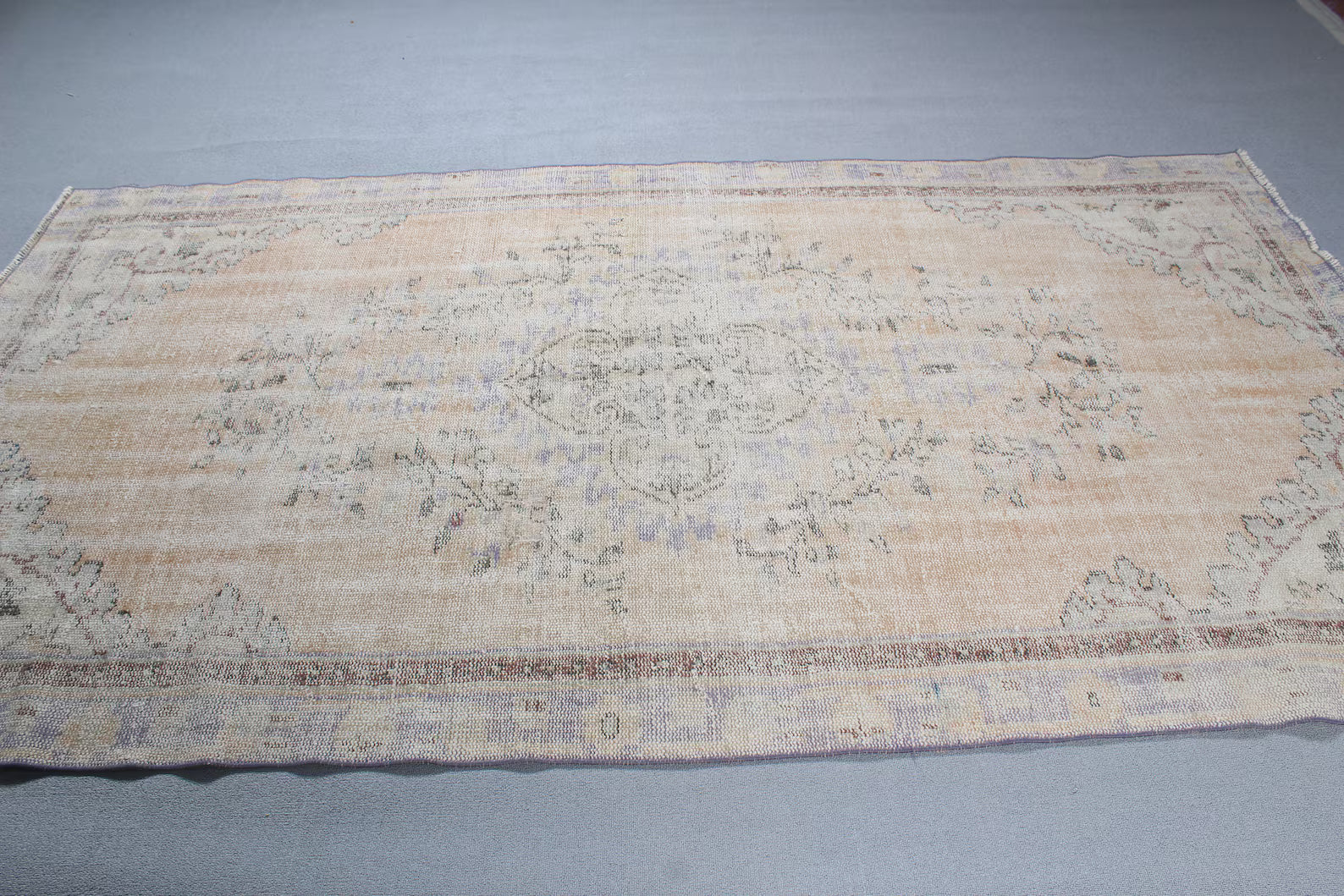 XL Vintage Turkish Accent Area rug 4.9 x 9 ft
