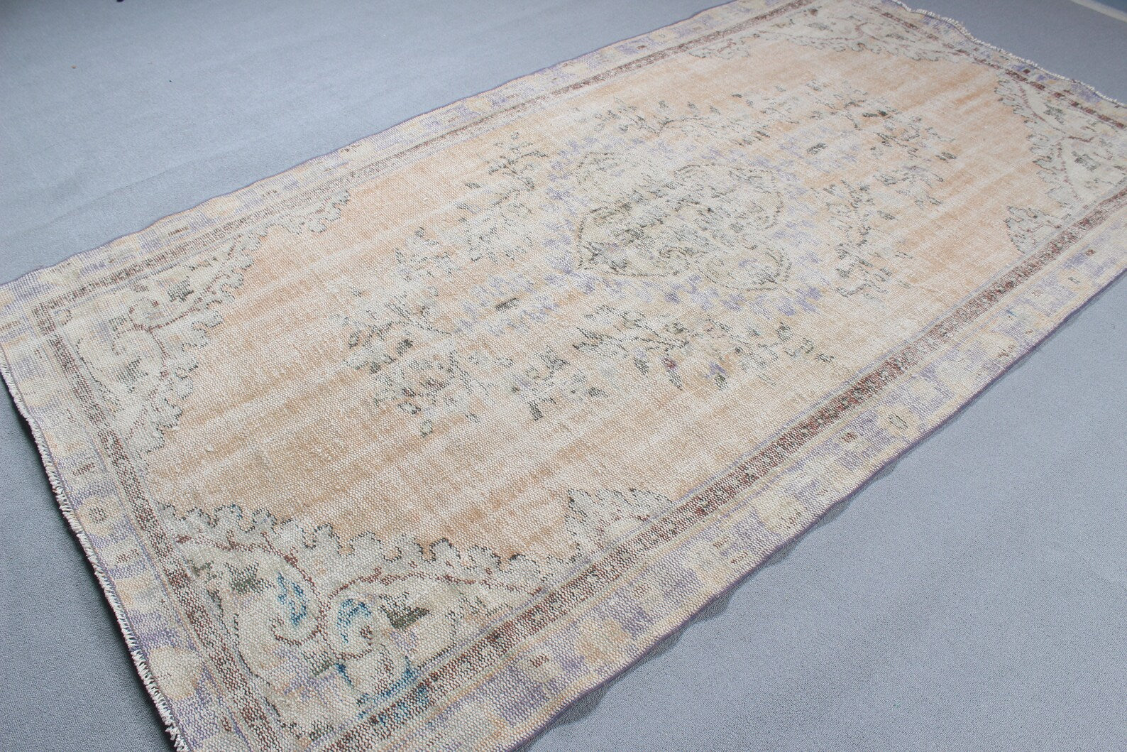 XL Vintage Turkish Accent Area rug 4.9 x 9 ft