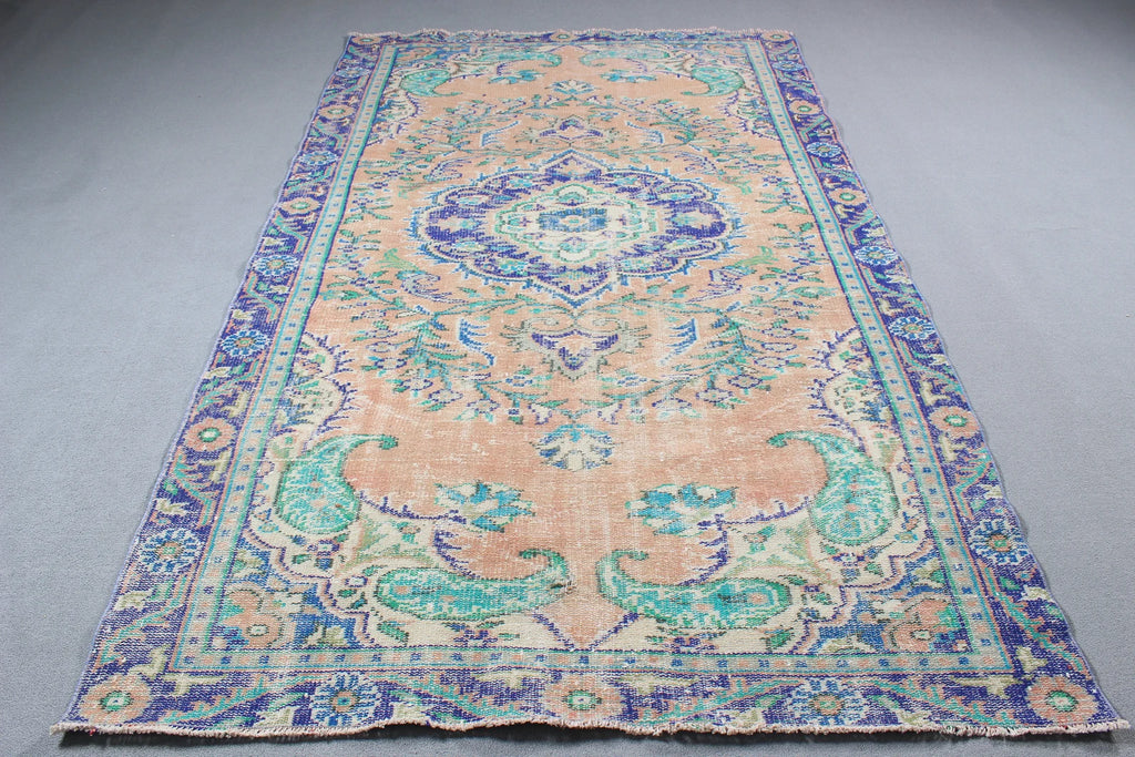 Vintage Turkish Accent Area rug 5.5 x 9.1 ft