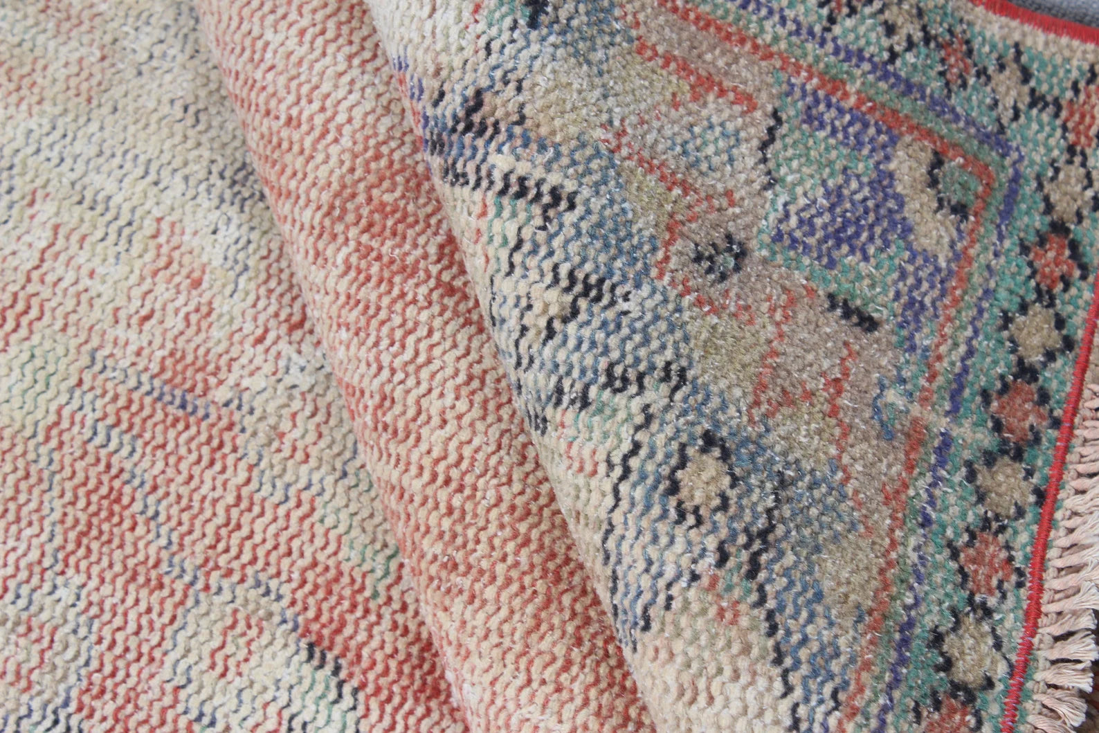 XL Vintage Turkish Accent Area Rug 5 x 9.1 ft