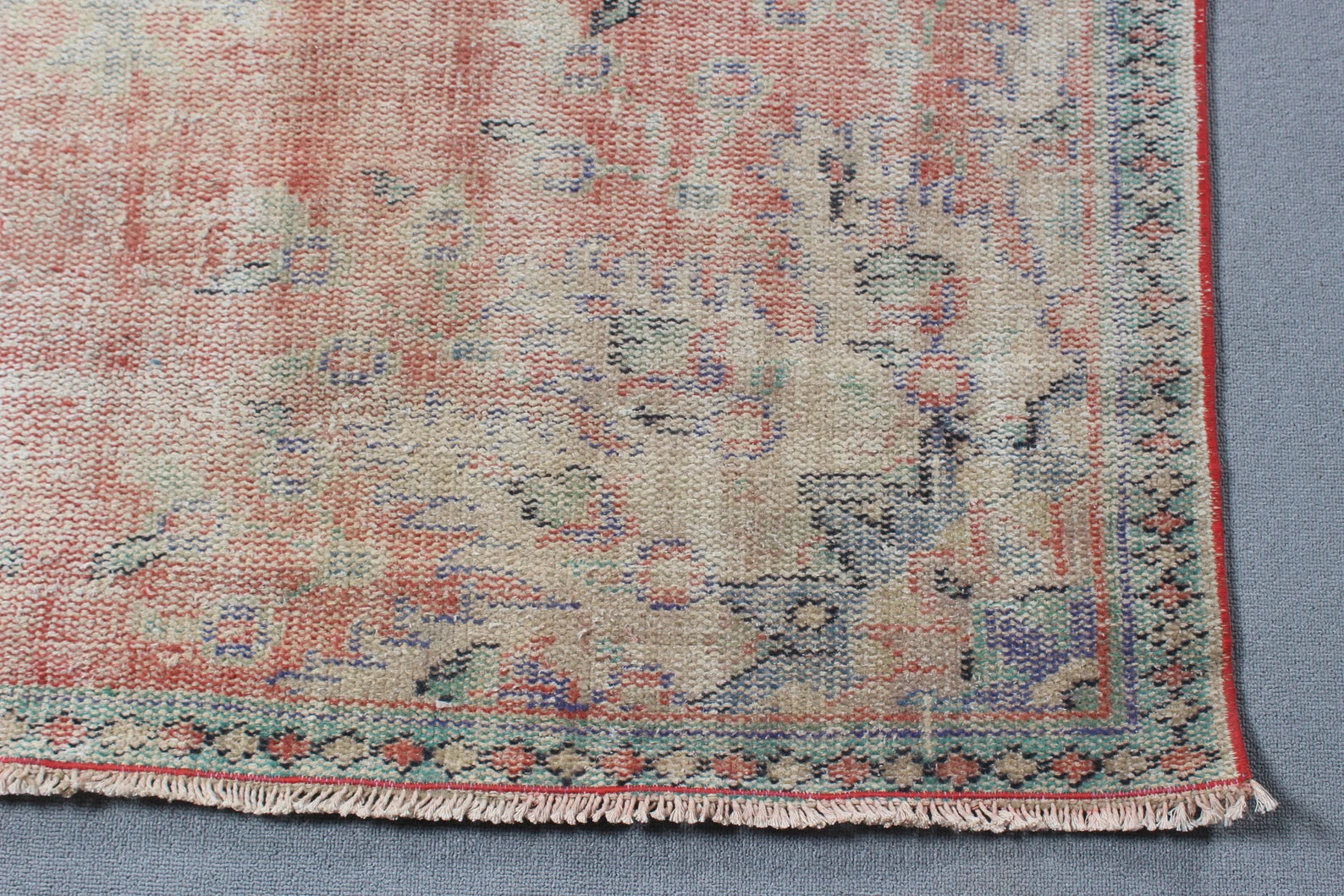 XL Vintage Turkish Accent Area Rug 5 x 9.1 ft
