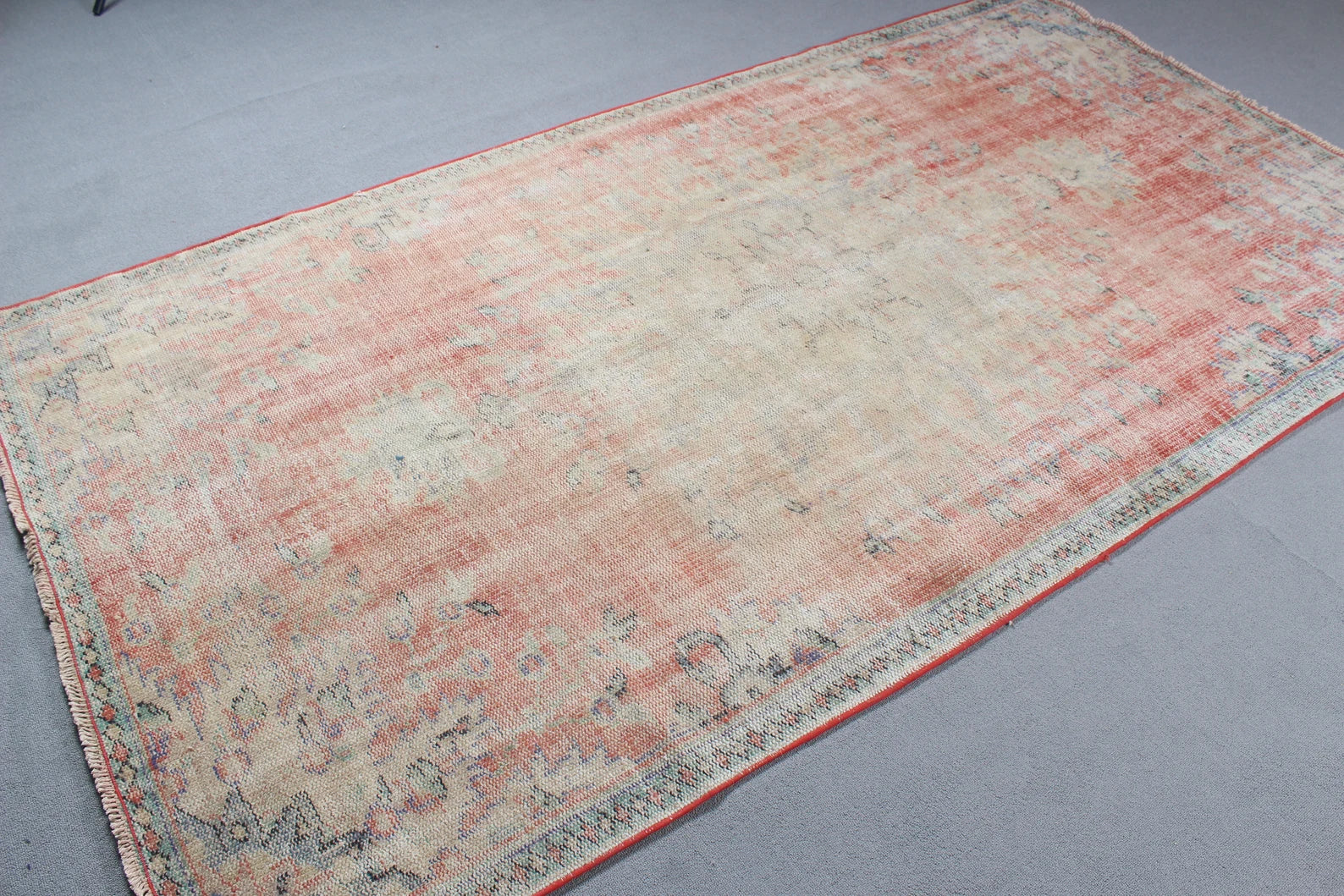 XL Vintage Turkish Accent Area Rug 5 x 9.1 ft