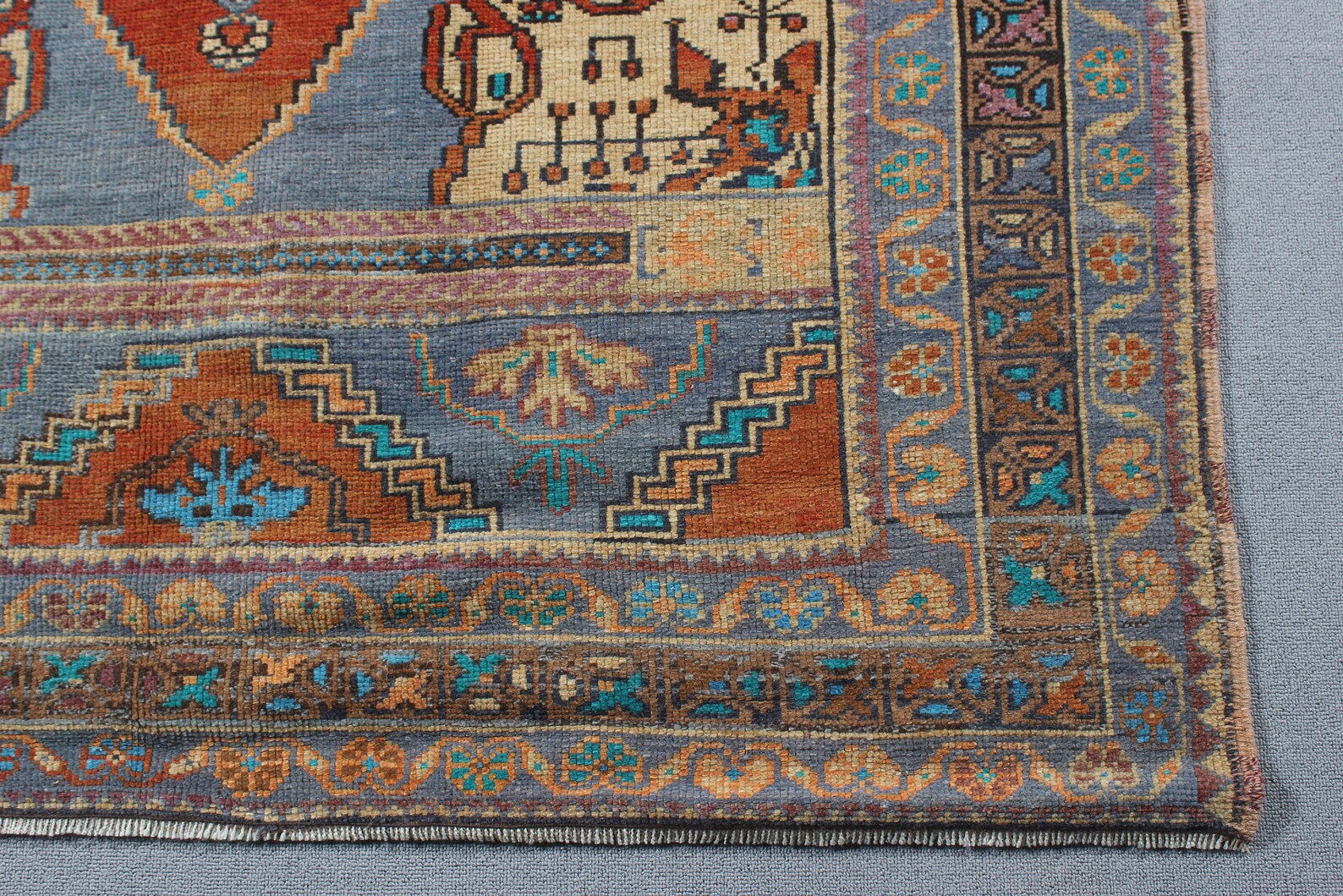 Vintage Turkish Accent Area rug 4.7 x 9 ft
