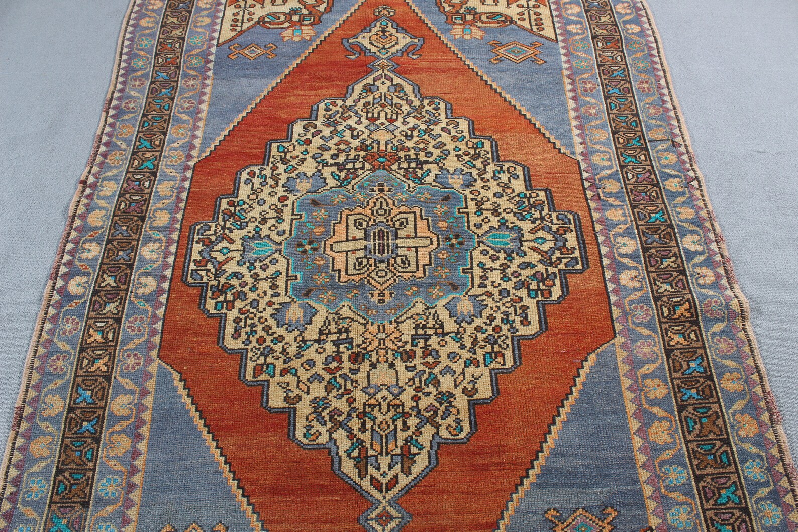 Vintage Turkish Accent Area rug 4.7 x 9 ft