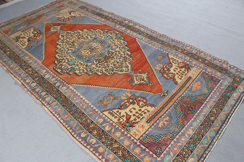 Vintage Turkish Accent Area rug 4.7 x 9 ft