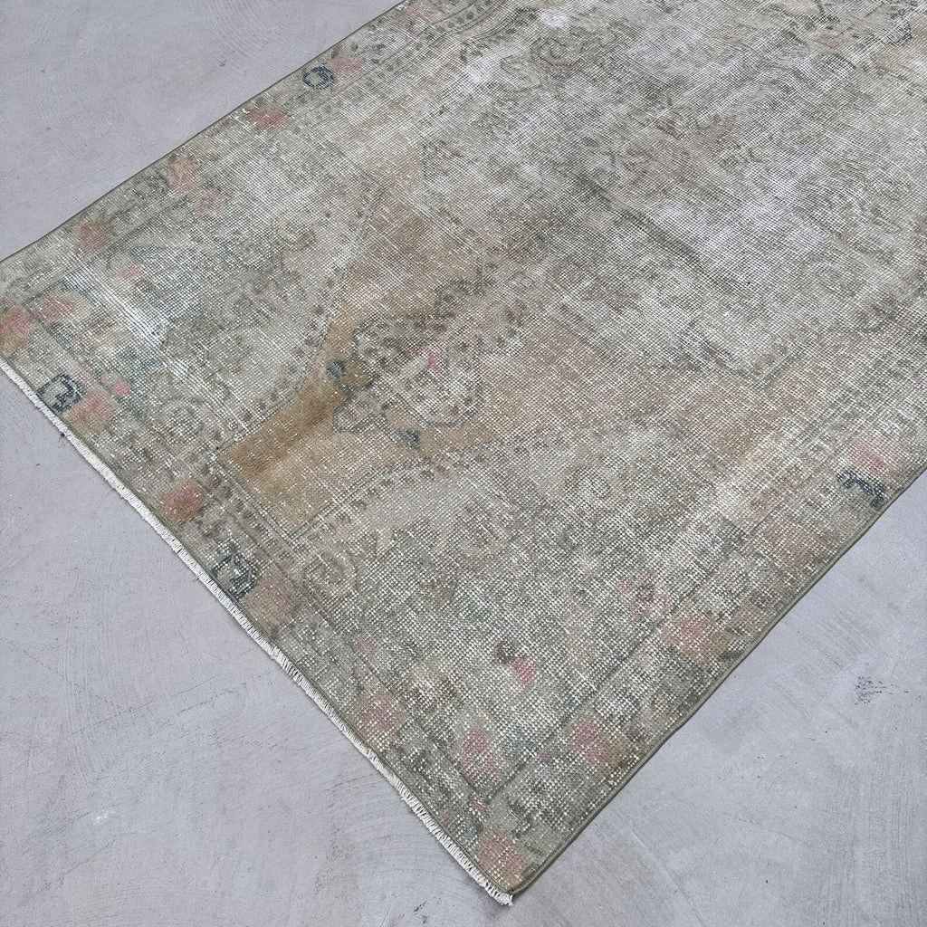 Vintage Turkish Accent Area rug 4.1 x 6.6 ft