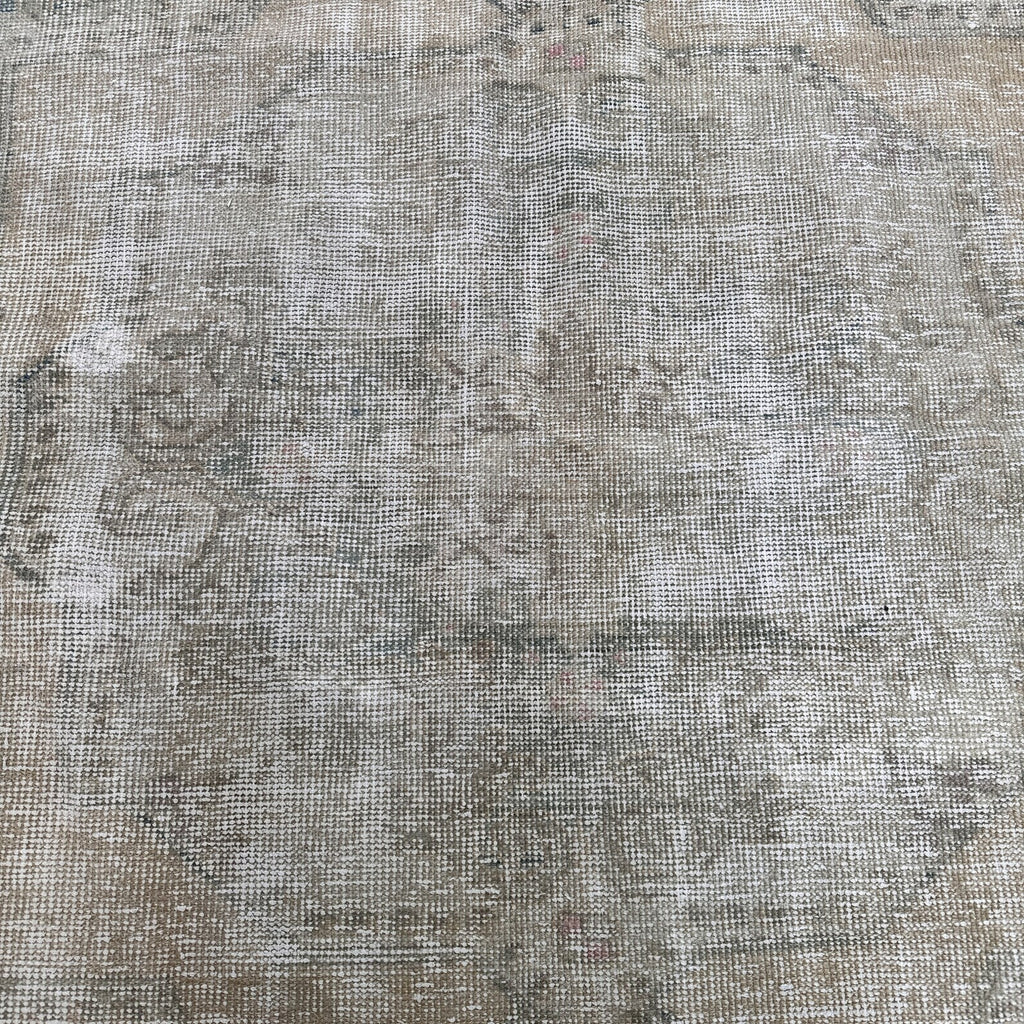 Vintage Turkish Accent Area rug 4.1 x 6.6 ft