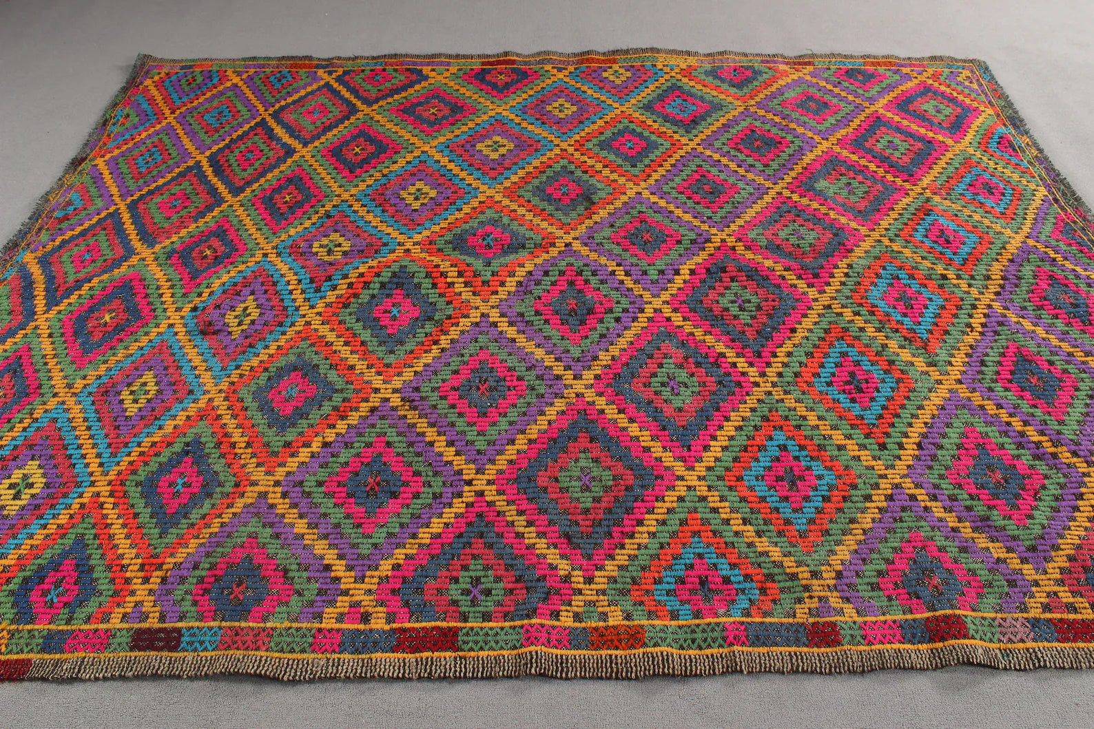 XL Vintage Turkish Accent Area Rug 6.6 x 8.5 ft