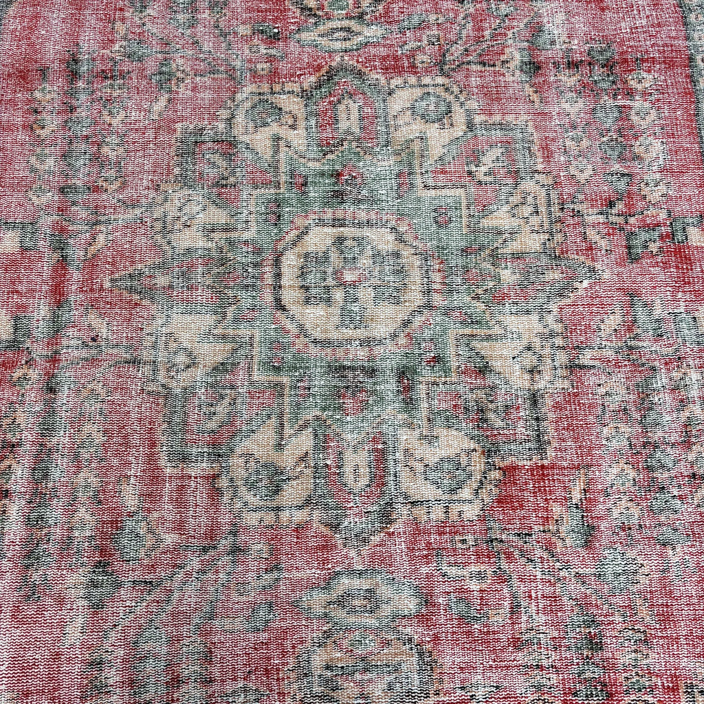 XL Vintage Turkish Accent Area Rug 5.4 x 8.8 ft