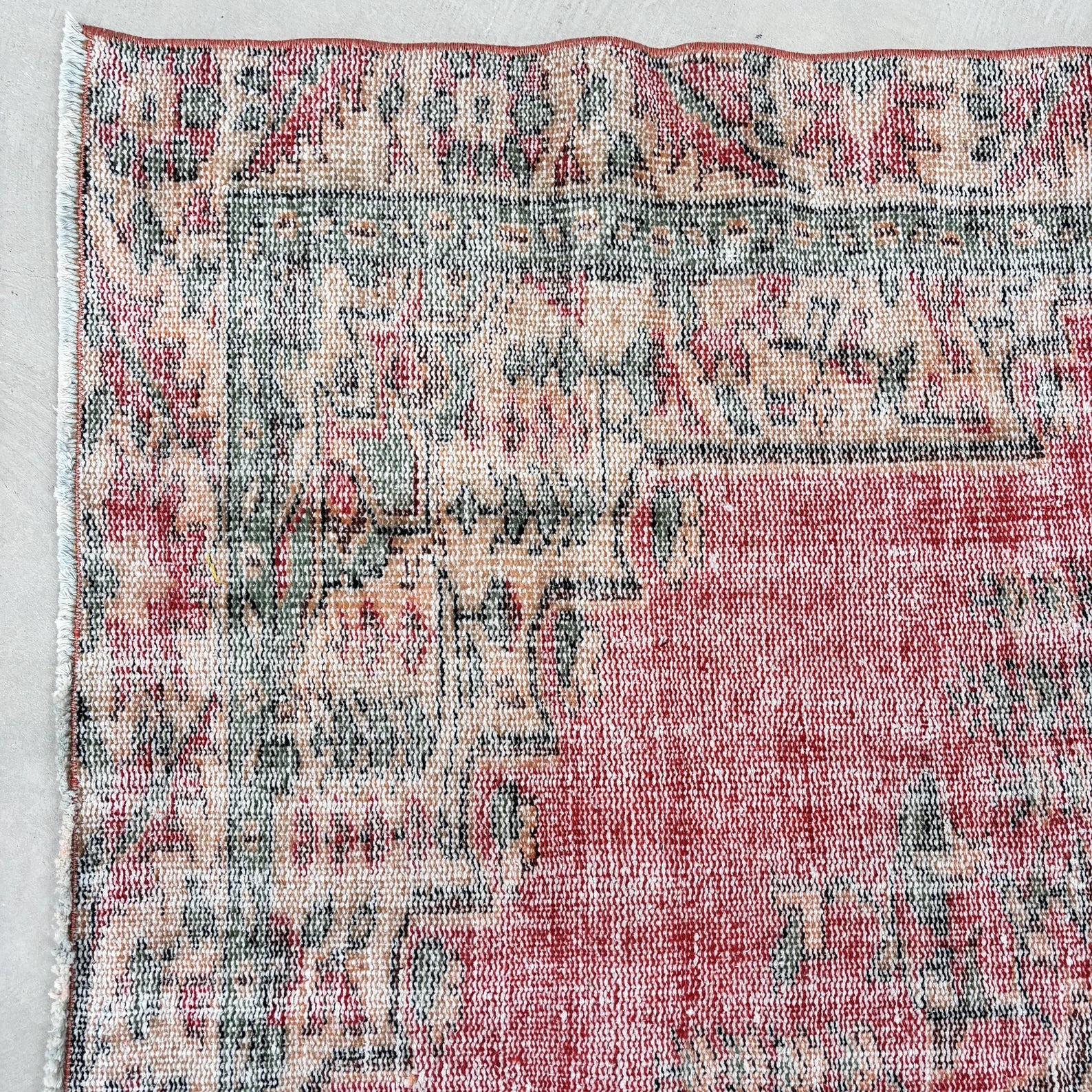 XL Vintage Turkish Accent Area Rug 5.4 x 8.8 ft