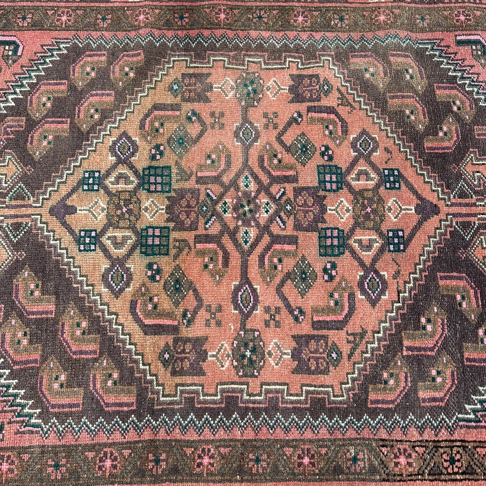 Vintage Persian Accent Area Rug 4 x 6.7 ft