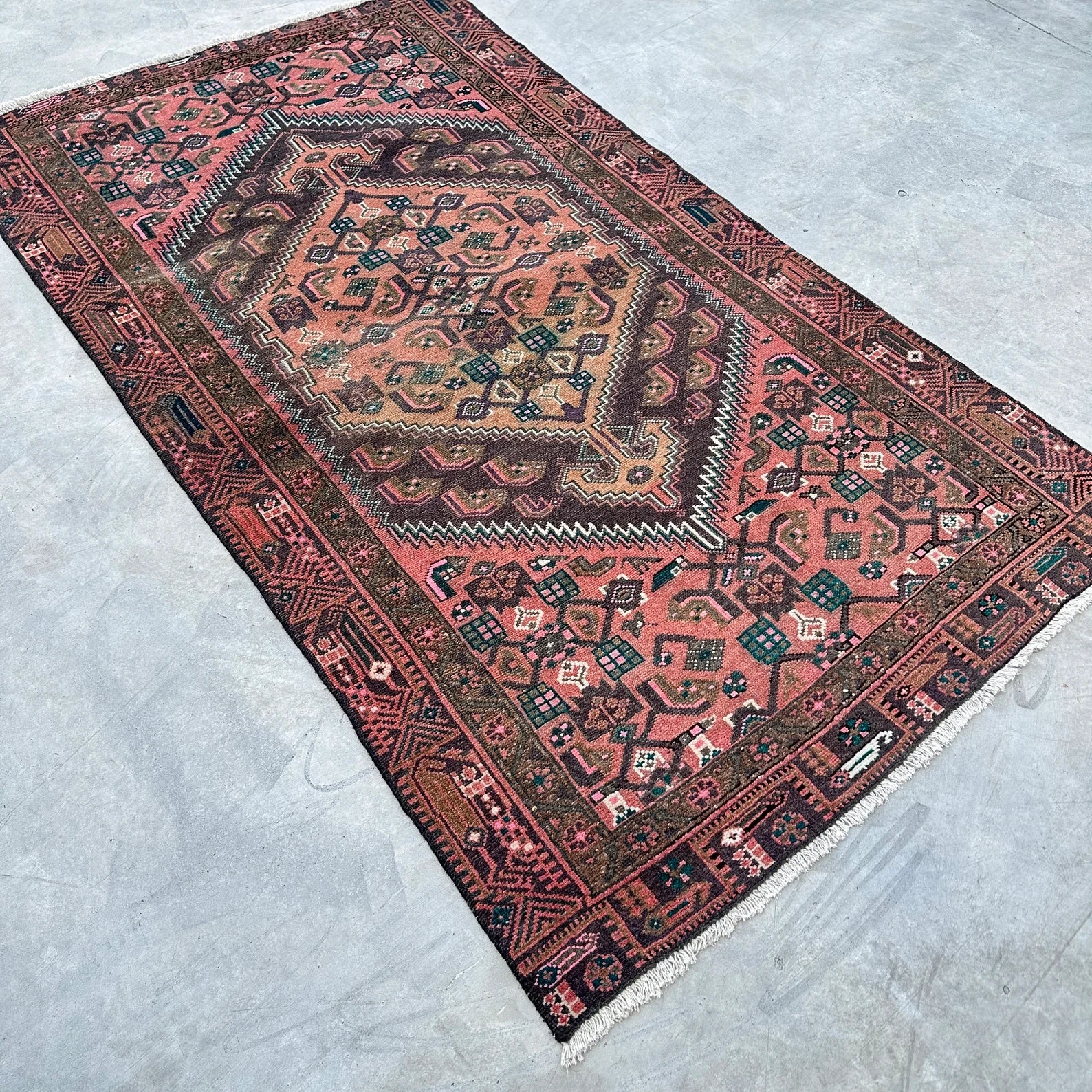 Vintage Persian Accent Area Rug 4 x 6.7 ft