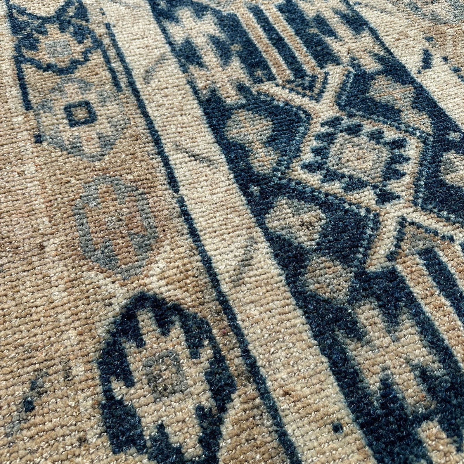 Vintage Turkish Accent Area rug 3.5 x 6.9 ft