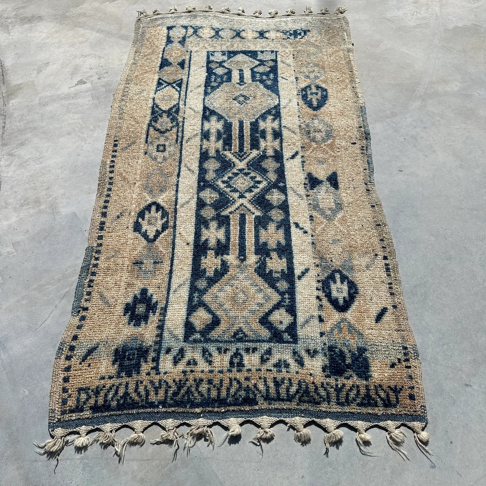Vintage Turkish Accent Area rug 3.5 x 6.9 ft
