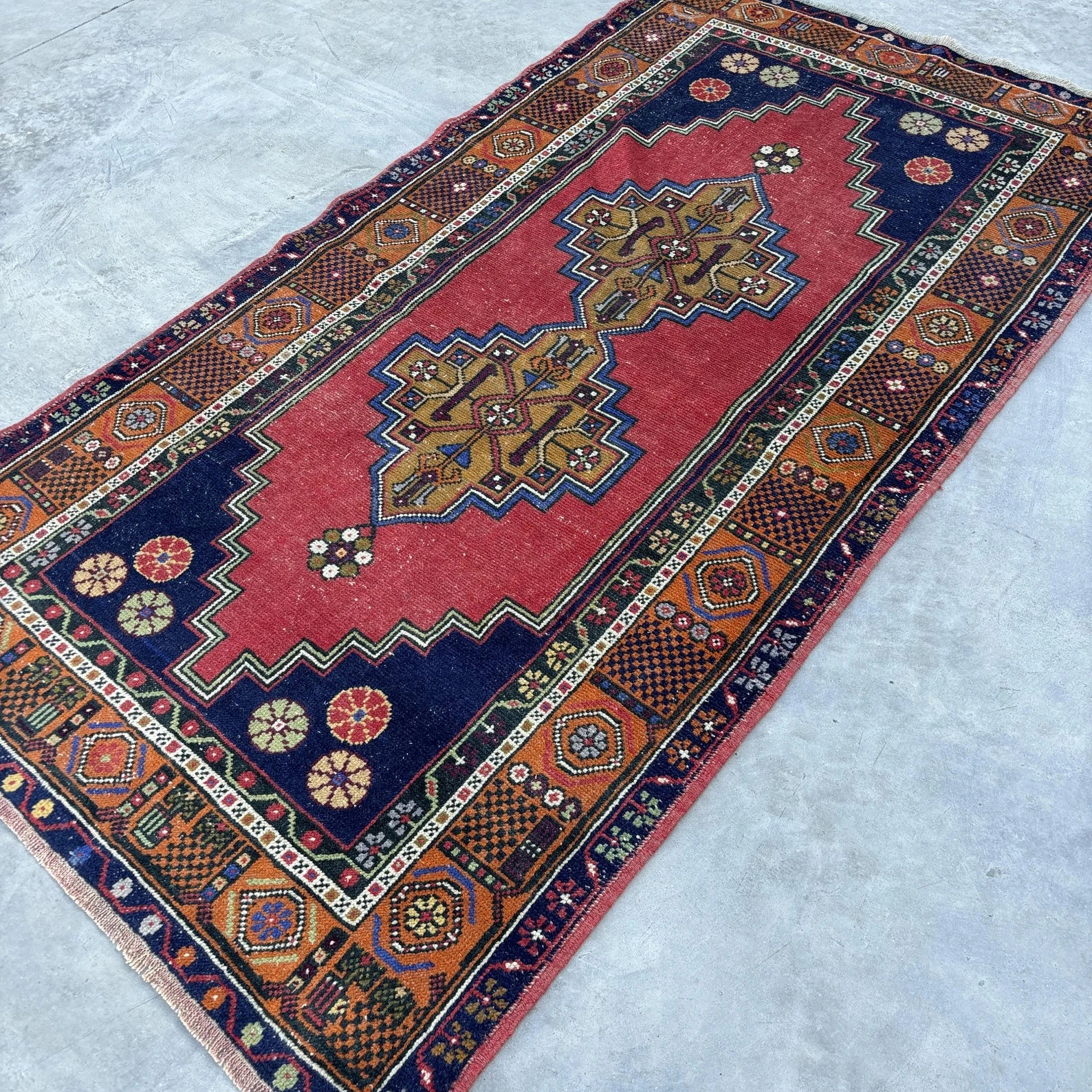 Vintage Turkish Accent Area rug 3.8 x 6.9 ft