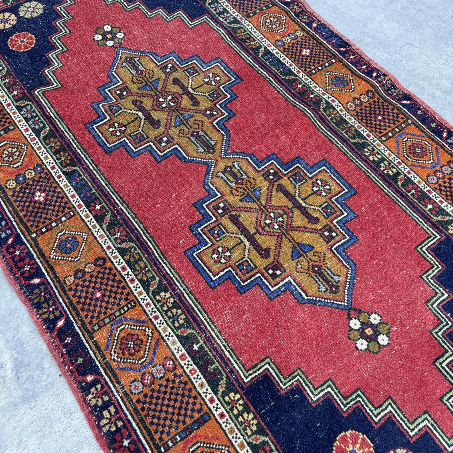 Vintage Turkish Accent Area rug 3.8 x 6.9 ft