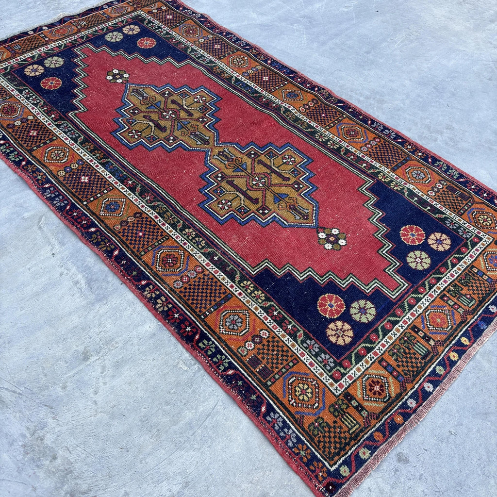 Vintage Turkish Accent Area rug 3.8 x 6.9 ft